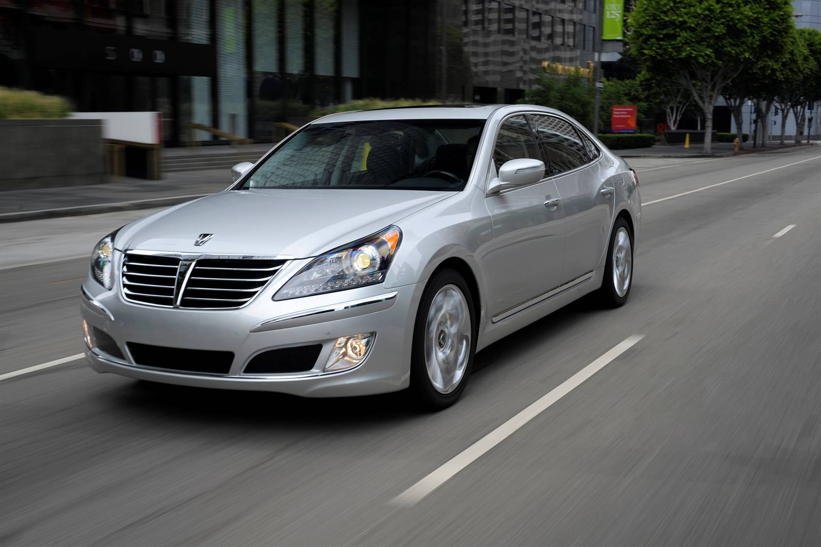 Hyundai Equus: Амбициозный седан