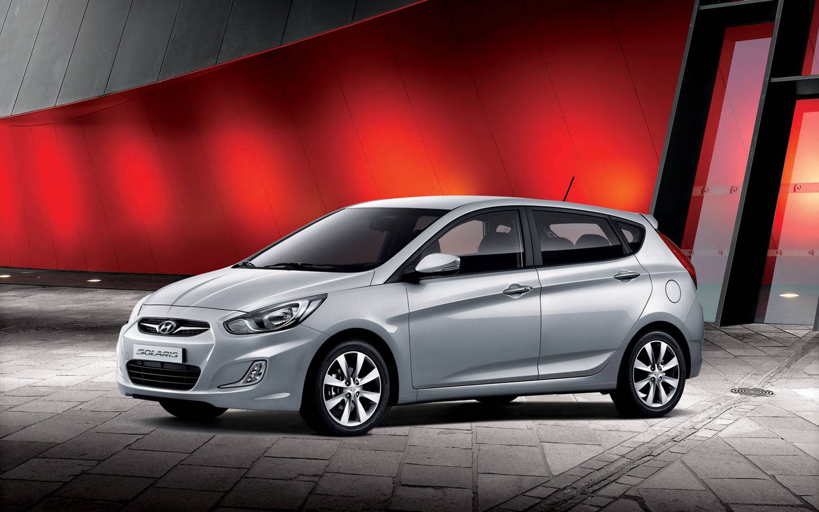 Хэтчбек Hyundai Solaris: Топовая версия